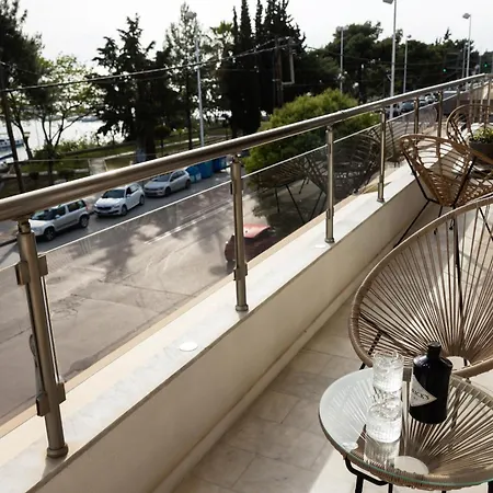 Champagne Sea View By Binobi!