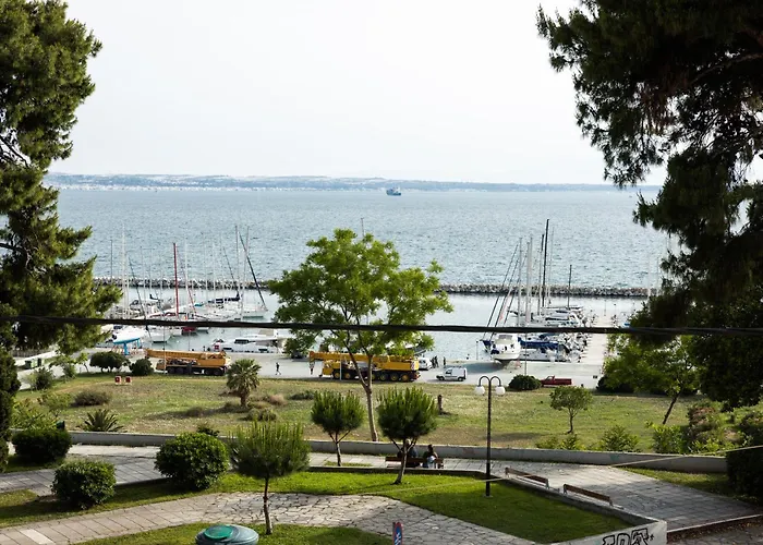 Champagne Sea View By Binobi!