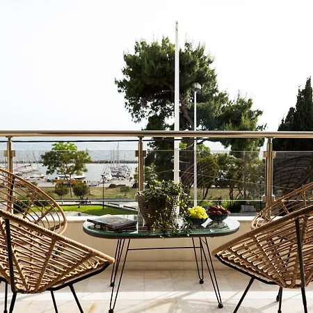 Champagne Sea View By Binobi!